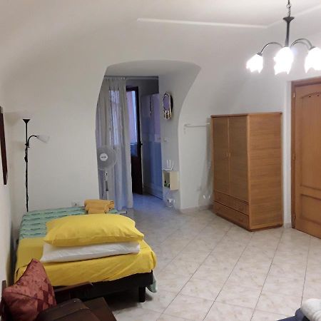Dimora Letizia- Room 1 Прочида Экстерьер фото